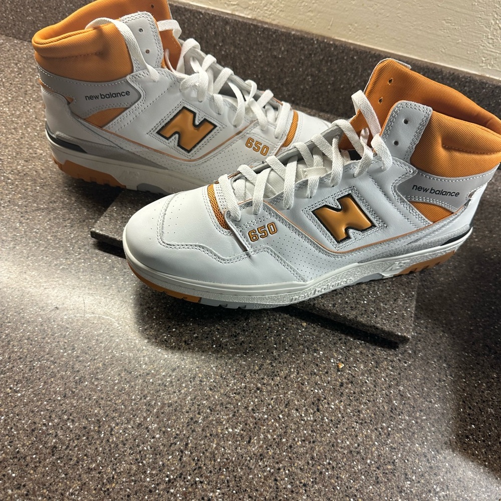 New Balance Men's Canyon 650